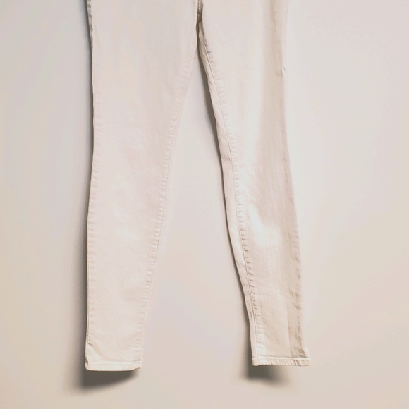 Bullhead Skinniest White Jeans 7 Reg. 28x28 - Picture 5 of 8